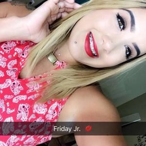 Meet your Posher, Mariely